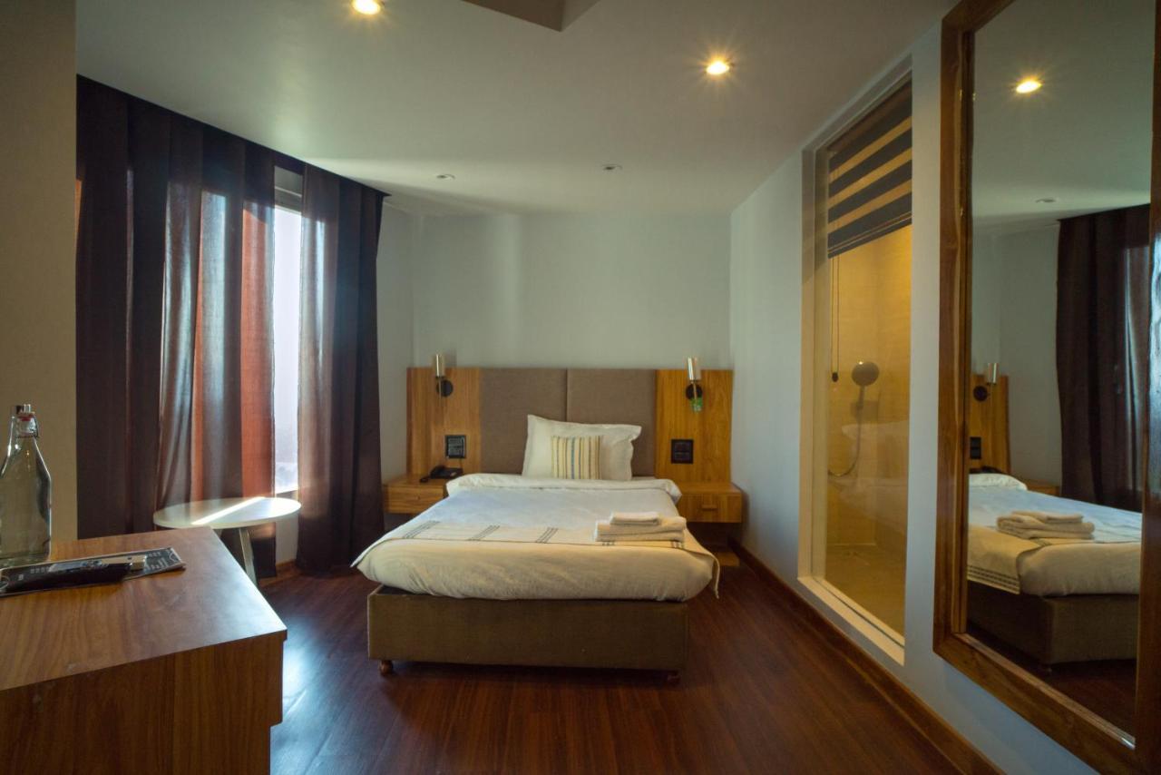 Emerald Hotel Āīzawl Εξωτερικό φωτογραφία