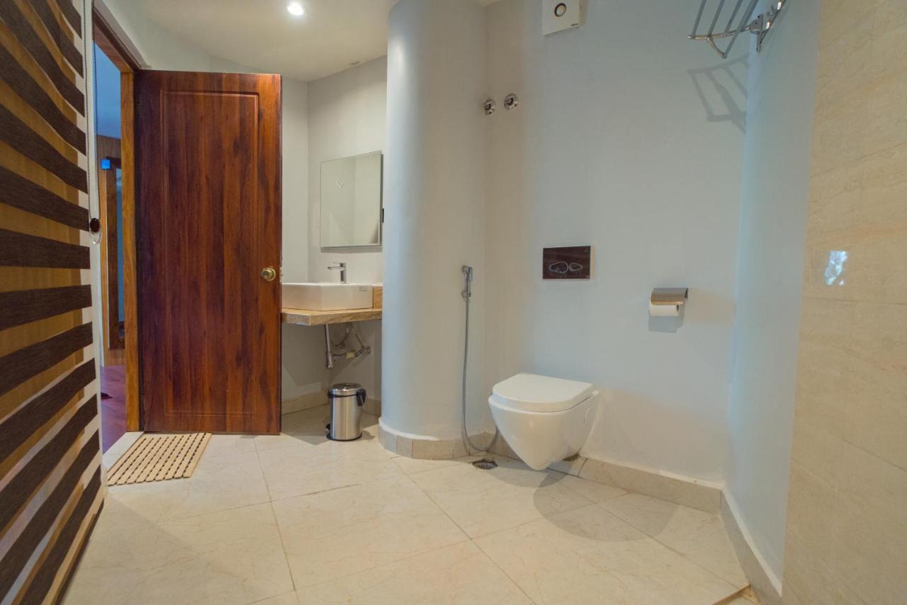 Emerald Hotel Āīzawl Εξωτερικό φωτογραφία